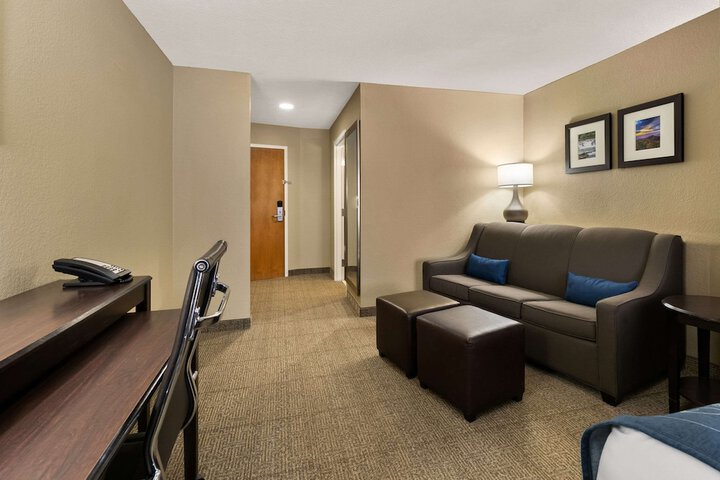 Room 27 of 35