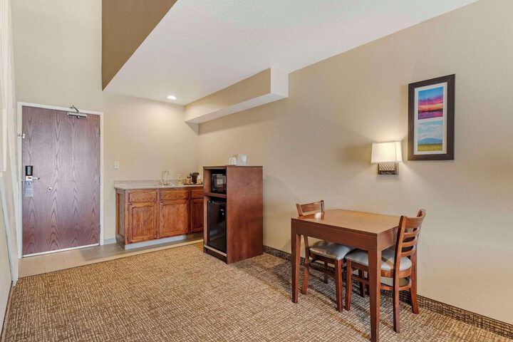 Comfort Inn Lathrop - Stockton Airport