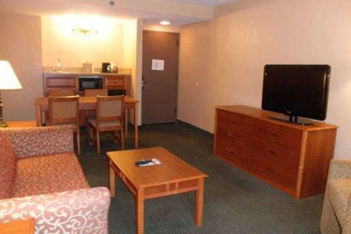 Room 7 of 12