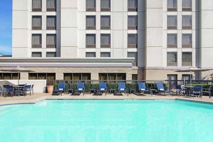 Pool 5 of 27