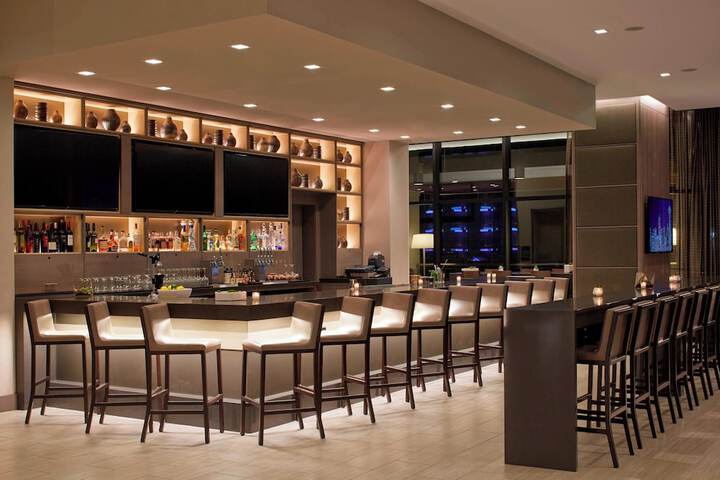 AC Hotel by Marriott Seattle Bellevue / Downtown