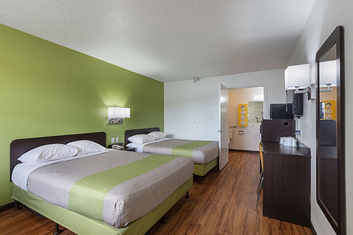 Room 15 of 22