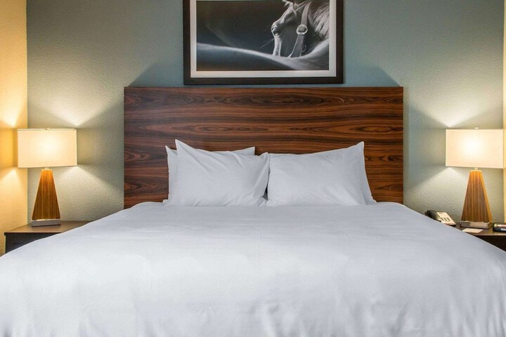 Room 21 of 28