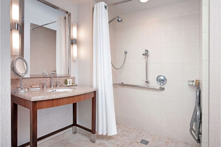 Room 45 of 175