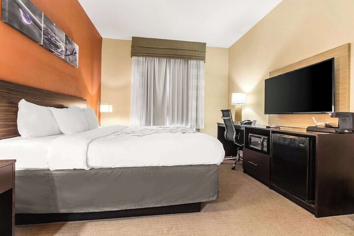 Room 43 of 60