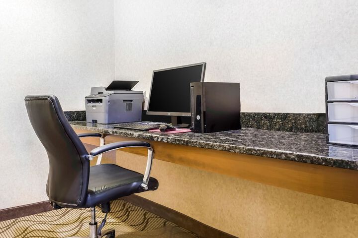 Business Center 38 of 39
