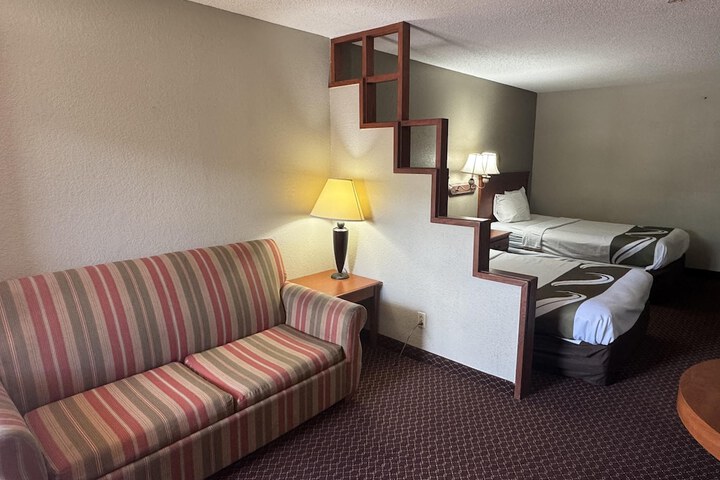 Room 33 of 41
