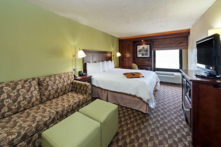Room 13 of 27