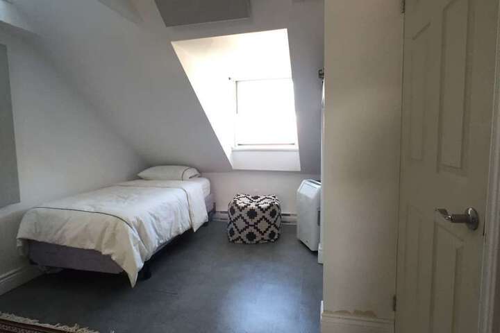 Room 20 of 133
