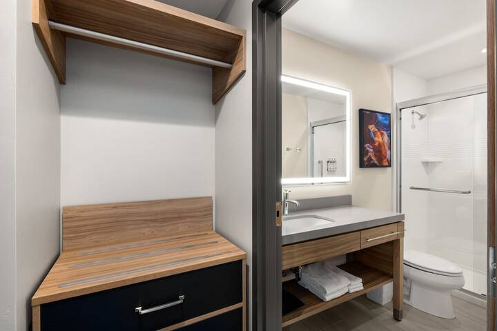 Room 25 of 49