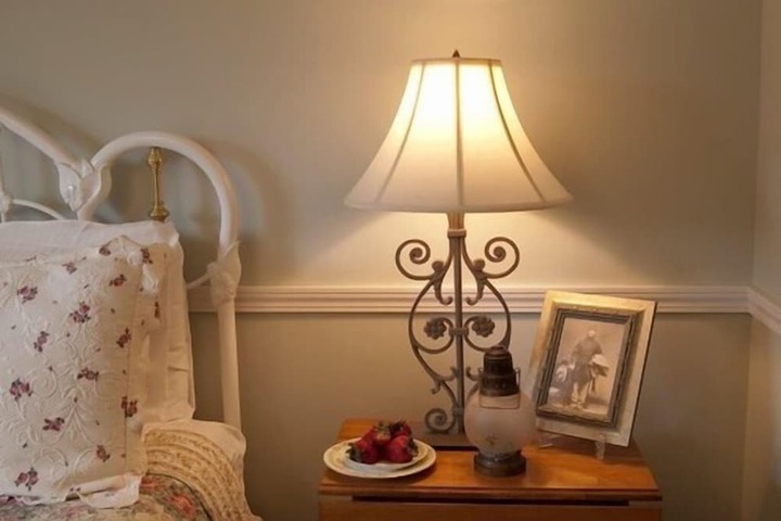 Eagle Harbor Inn