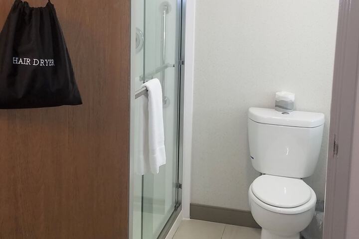 Holiday Inn Express Irwin (PA TPK Exit 67) by IHG