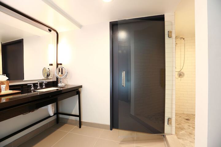Room 16 of 48