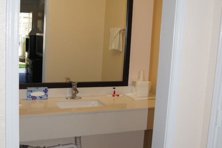 Room 10 of 17