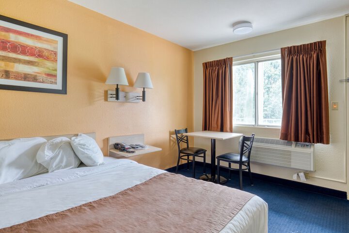 Room 25 of 29