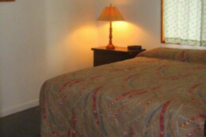 Shady Hollow Resort