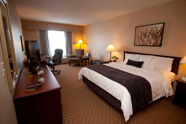 Town & Country Inn and Suites
