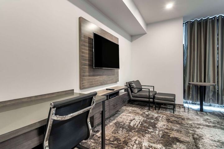 Room 26 of 42