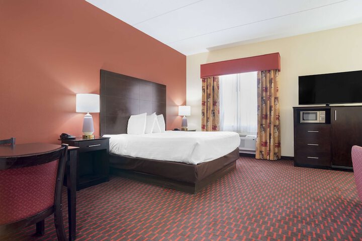 Room 27 of 37