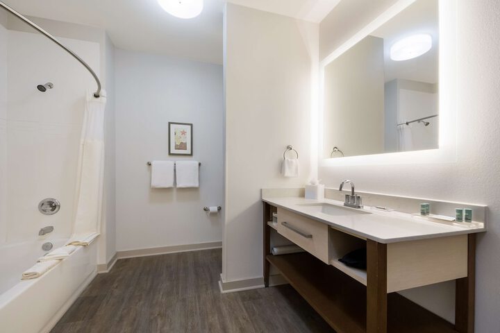Room 6 of 35