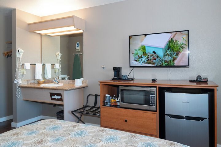 Room 80 of 103