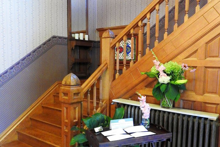 Champaign Garden Inn