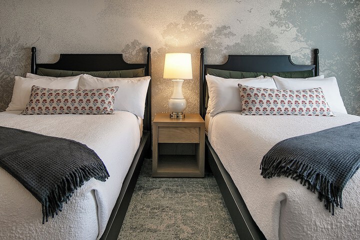 Fireside Inn on Moonstone Beach