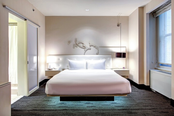Room 13 of 112