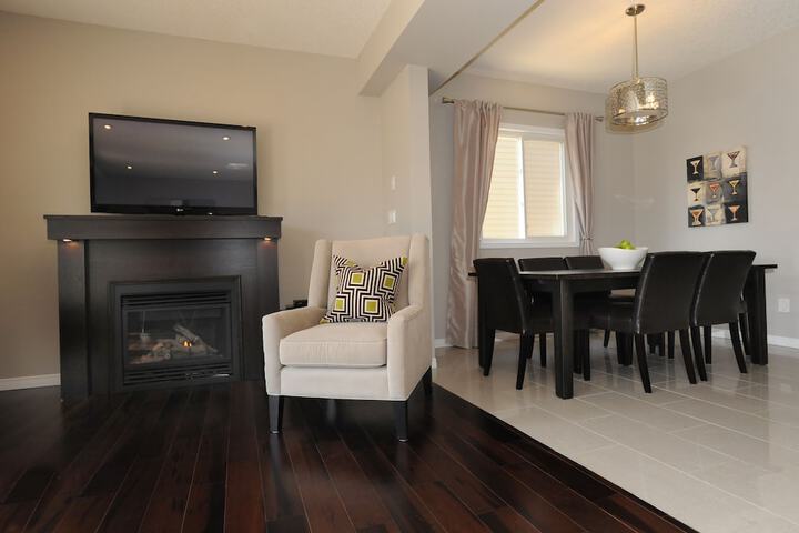 Boardwalk Homes - Executive Guest Rooms & Townhomes