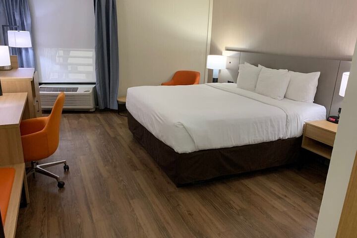 Room 28 of 46