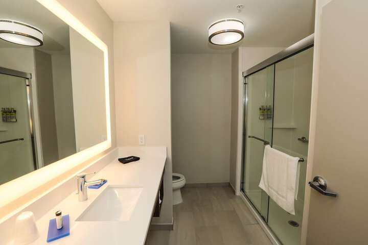 Holiday Inn Express : Hillsboro I-35 by IHG