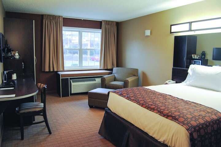 Room 9 of 16