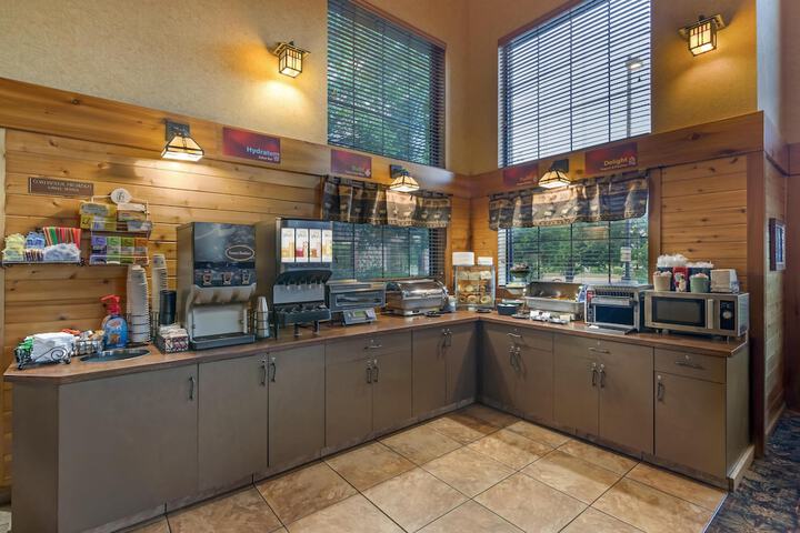 Best Western Plus Kelly Inn & Suites