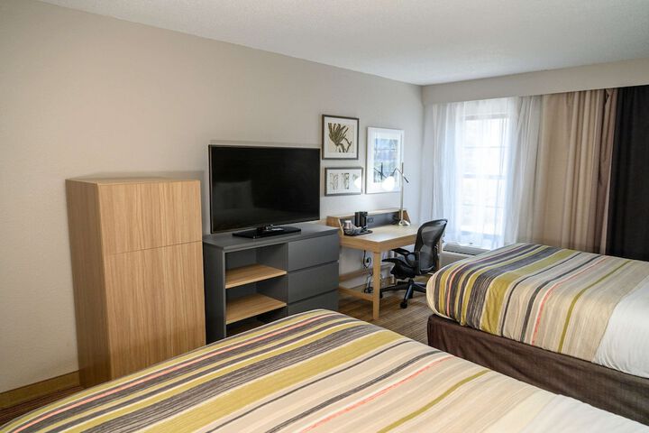 Room 32 of 60