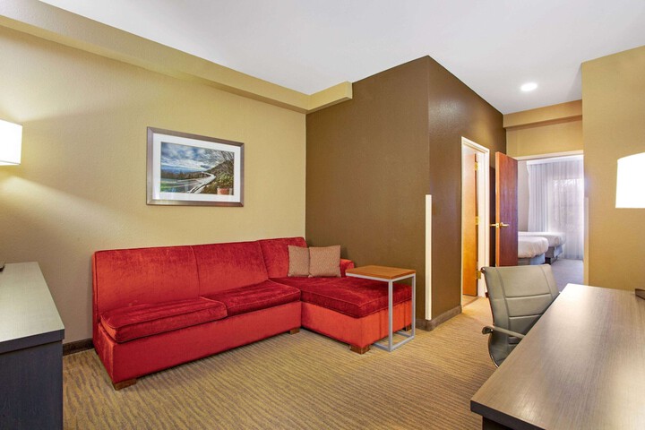 Room 12 of 37
