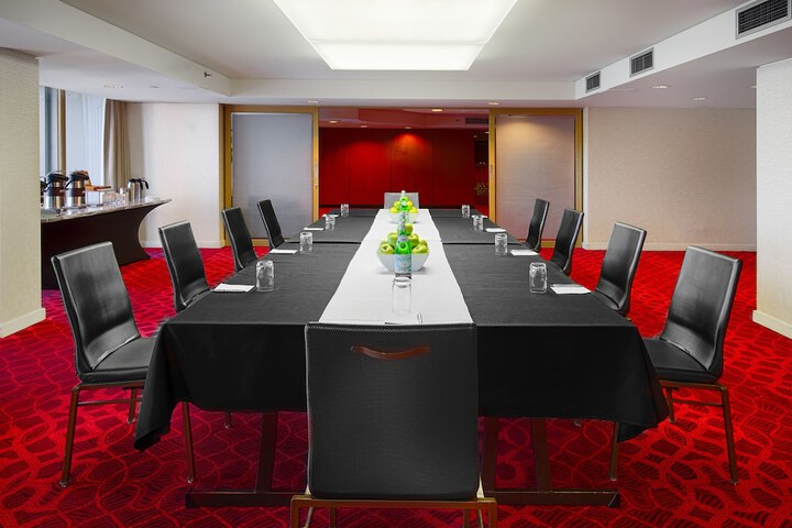 Pinnacle Hotel Harbourfront