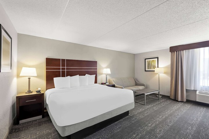Best Western Luxbury Inn Fort Wayne
