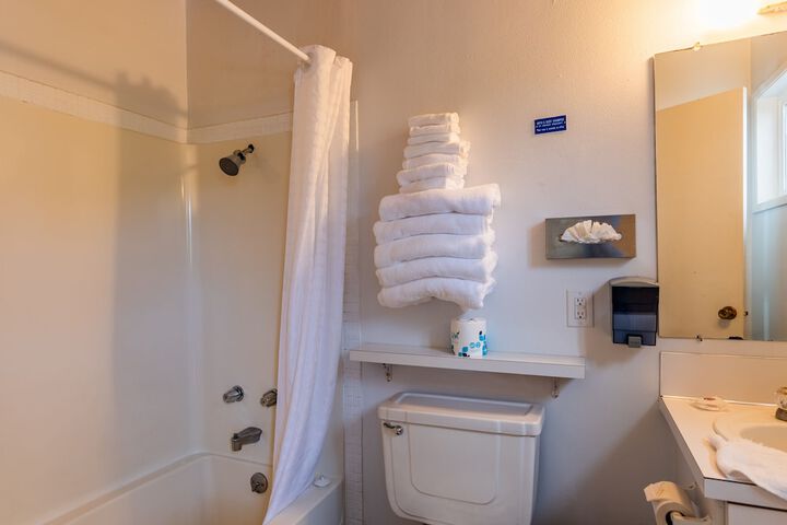 Room 65 of 124