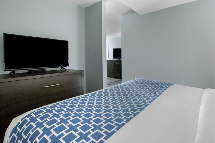Room 34 of 61