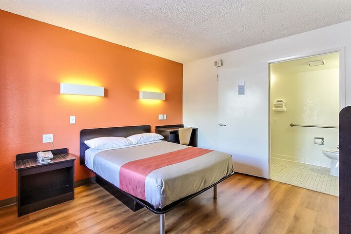 Room 22 of 27