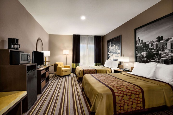 Super 8 by Wyndham Hershey Chocolate Avenue