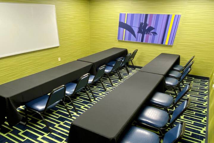 Holiday Inn Express Suites Plant City by IHG