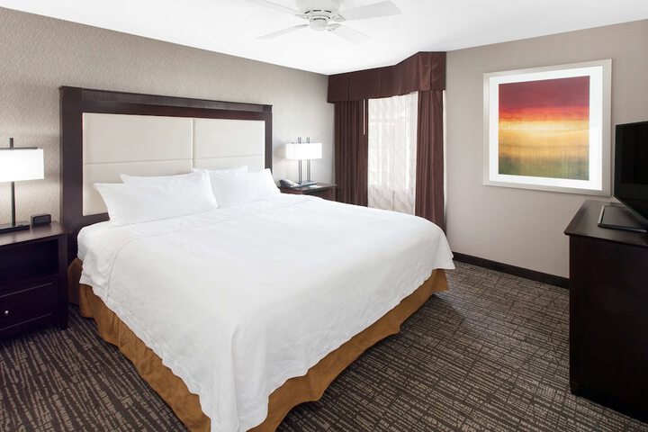 Room 17 of 28