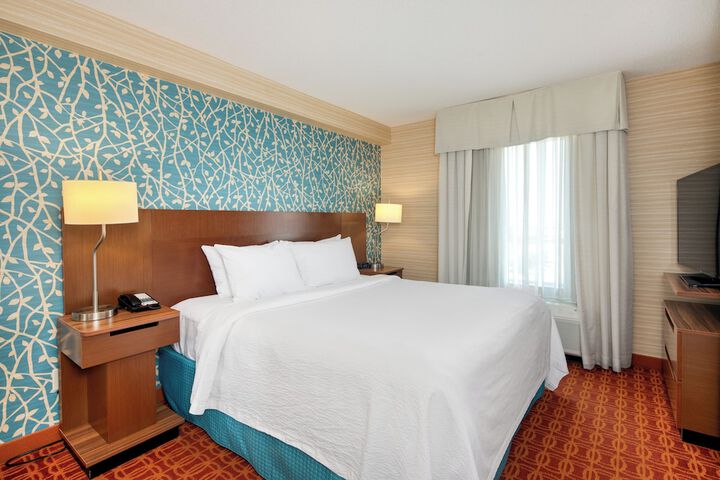 Fairfield Inn and Suites by Marriott Toronto Airport