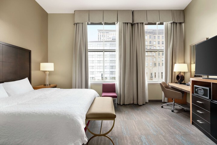 Room 43 of 108