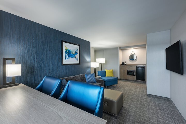 Room 15 of 48