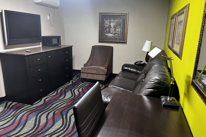 Room 8 of 26
