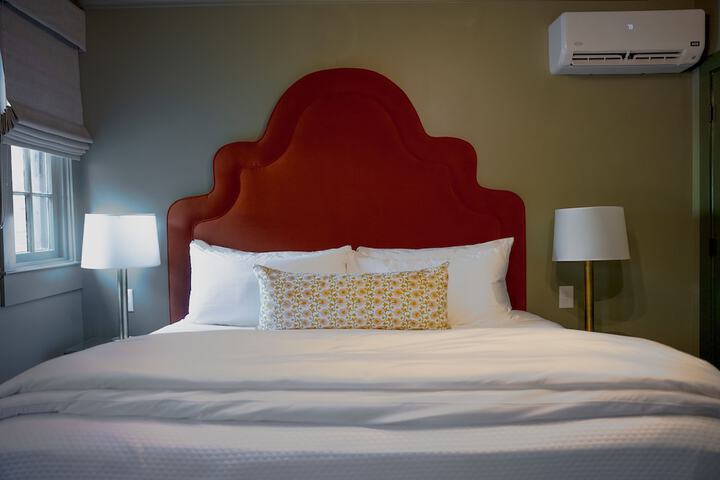 The Woodward Hotel