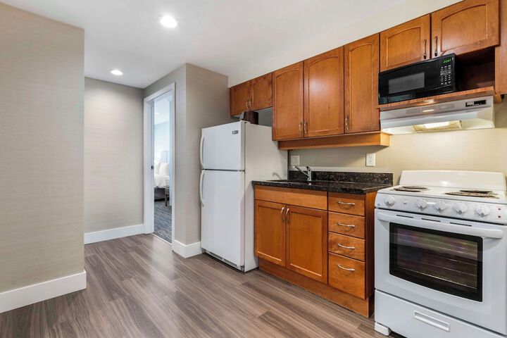 Best Western Plus Kelowna Hotel & Suites