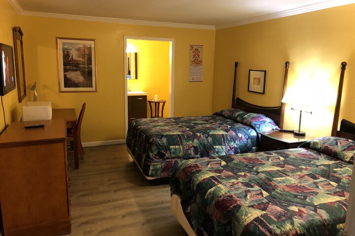 Room 6 of 14